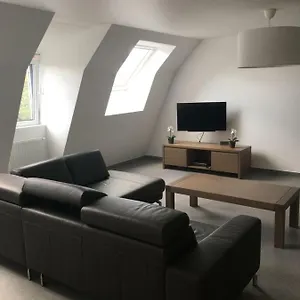 https://casa-akuta-airport-flat.brusselshotelsbook.com