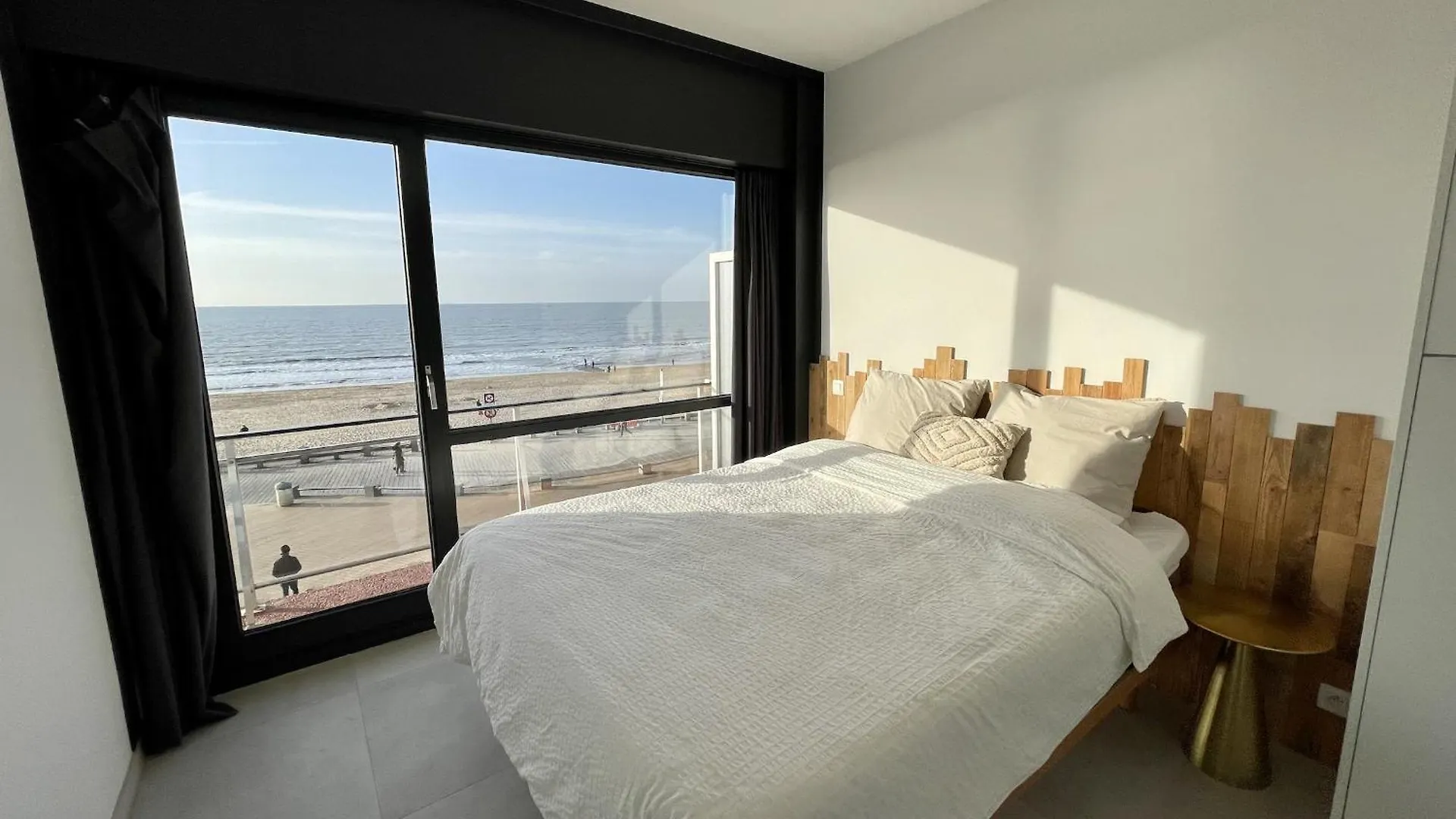Panoramic Seaview Apartment With Free Private Garage Ostende